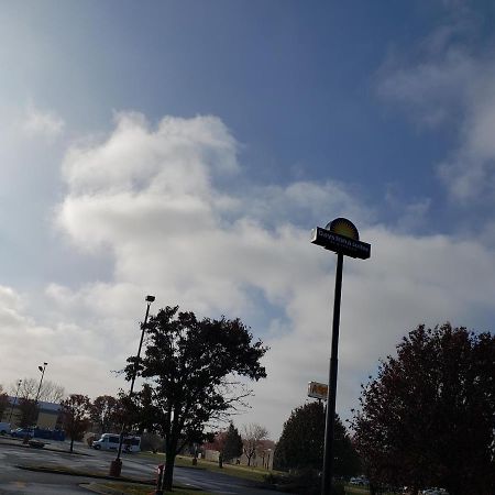 Days Inn & Suites By Wyndham Merrillville Ngoại thất bức ảnh