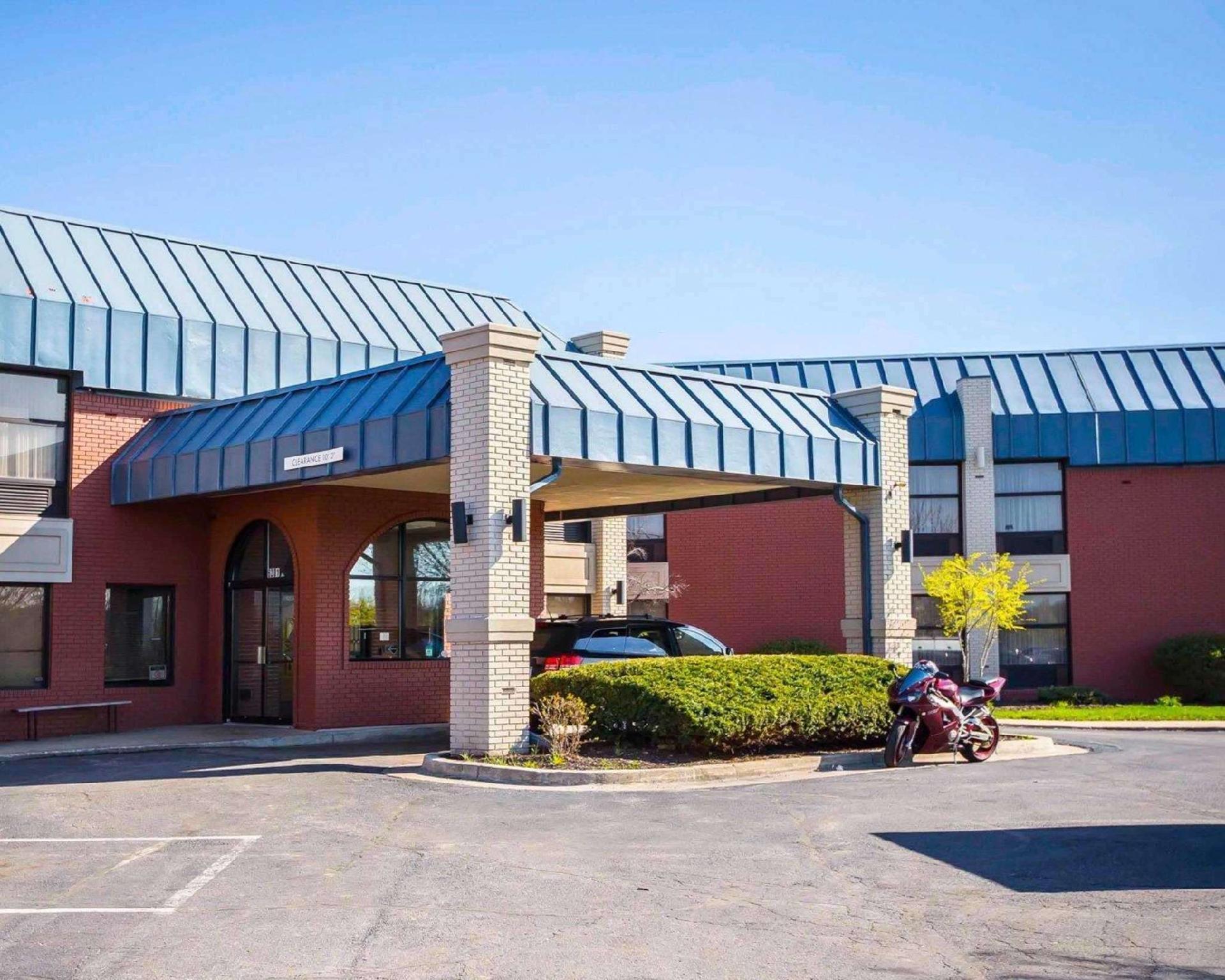 Days Inn & Suites By Wyndham Merrillville Ngoại thất bức ảnh