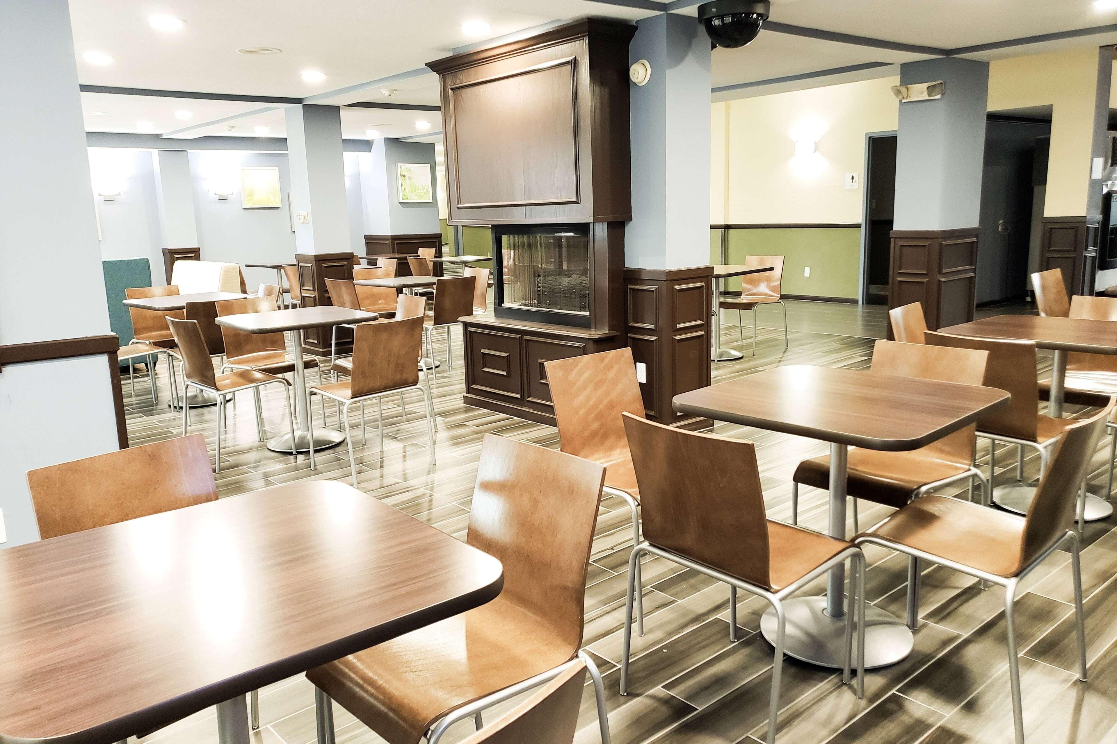 Days Inn & Suites By Wyndham Merrillville Ngoại thất bức ảnh