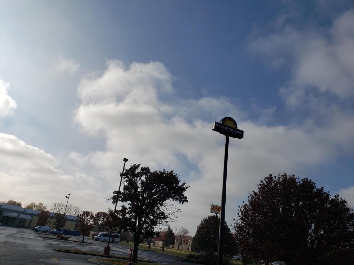 Days Inn & Suites By Wyndham Merrillville Ngoại thất bức ảnh